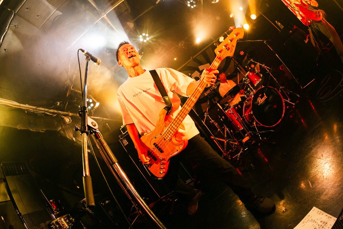 LOOSELY_info's tweet photo. 2026.07.25
club KNOT

あしたのために

EAST HEART PENGUINS
LOOSELY
[O.A] SKYFiELD(弾き語り)
【DJ】正/チャーマー

EHPツーマン誘ってくれてありがとうございました🔥
楽しかったです！
来てくれた皆さんありがとうございました！
あまのっち次はバンドで対バンしよう！

📷
@nao_photoooo https://t.co/hUrQsjzLKa