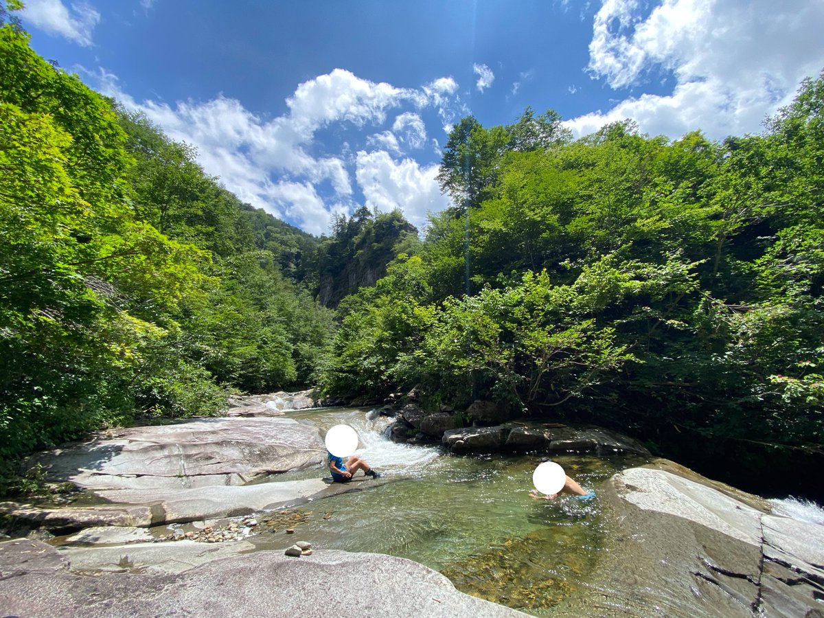 pocchano2's tweet photo. 夏のはじまりは川遊び https://t.co/cLf06NYt8K