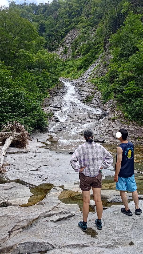 pocchano2's tweet photo. 夏のはじまりは川遊び https://t.co/cLf06NYt8K