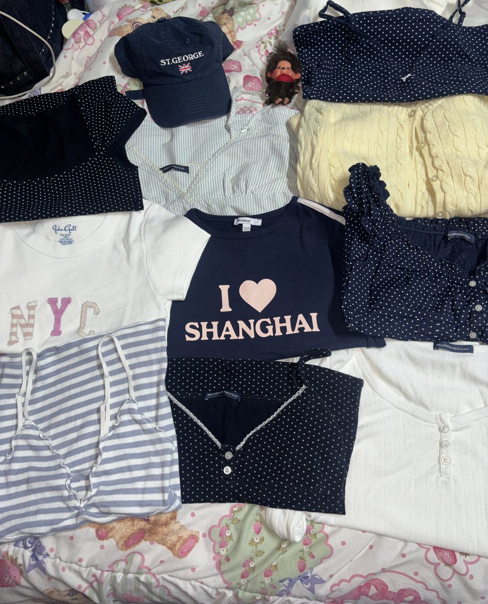 Dukduii13's tweet photo. มีเยอะกว่าในรูป ปักเยอะลงเลย เหมาๆ50 
รี+ฟอลลด 5 บาท 🌷 #ส่งต่อเสื้อผ้า #ส่งต่อเสื้อผ้ามือสอง #ส่งต่อstylist #vghbkk #cintageshop #stylistshop #brandymelvillethailand #ส่งต่อbrandy #bemyblair #subdued https://t.co/MtVmOWZF1b