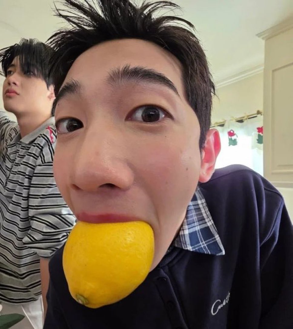 CamsSir's tweet photo. next almondprogress show is gonna be called when life throws you lemons https://t.co/khBycYi6M4