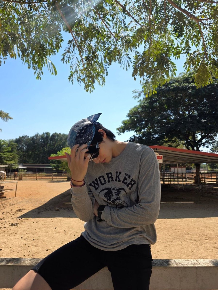 ahirunkitty's tweet photo. lu lah lelaki paling mantep #skywongravee 😩 https://t.co/oeUehKr5LV
