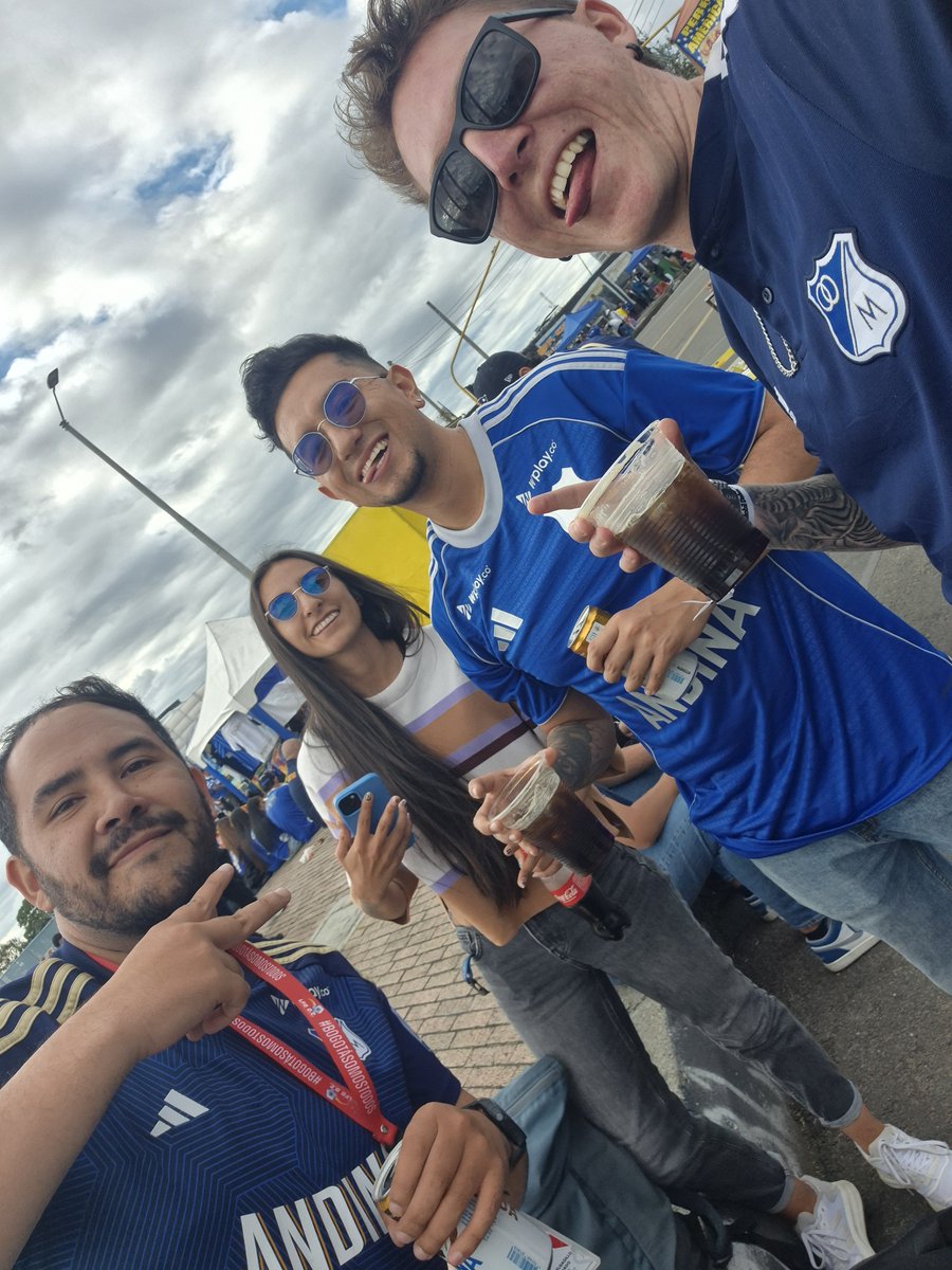 SantiAriasLuna's tweet photo. Amo a mi gente 💙Ⓜ️ https://t.co/ERIBalLWNR
