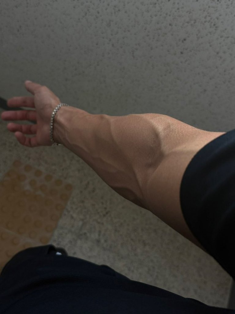 nixurdaddyy's tweet photo. تبين حنون وماتعجبك العينات الي هنا وبس تشاهدينهم. تعالي نسولف #horny #nfsw #nfswtwt #dick #gym #nsfwtwt #dickrate #dm #nudes #cockrate #nsfw #bigdick #bwc #sext #porn #dmme #horny #dick #rate #thickcock #thick #dickpic #hot #bigcock #cocktribute #femboy #nsfwtw #nsfwtwt #wmaf https://t.co/eMBw2goXp3