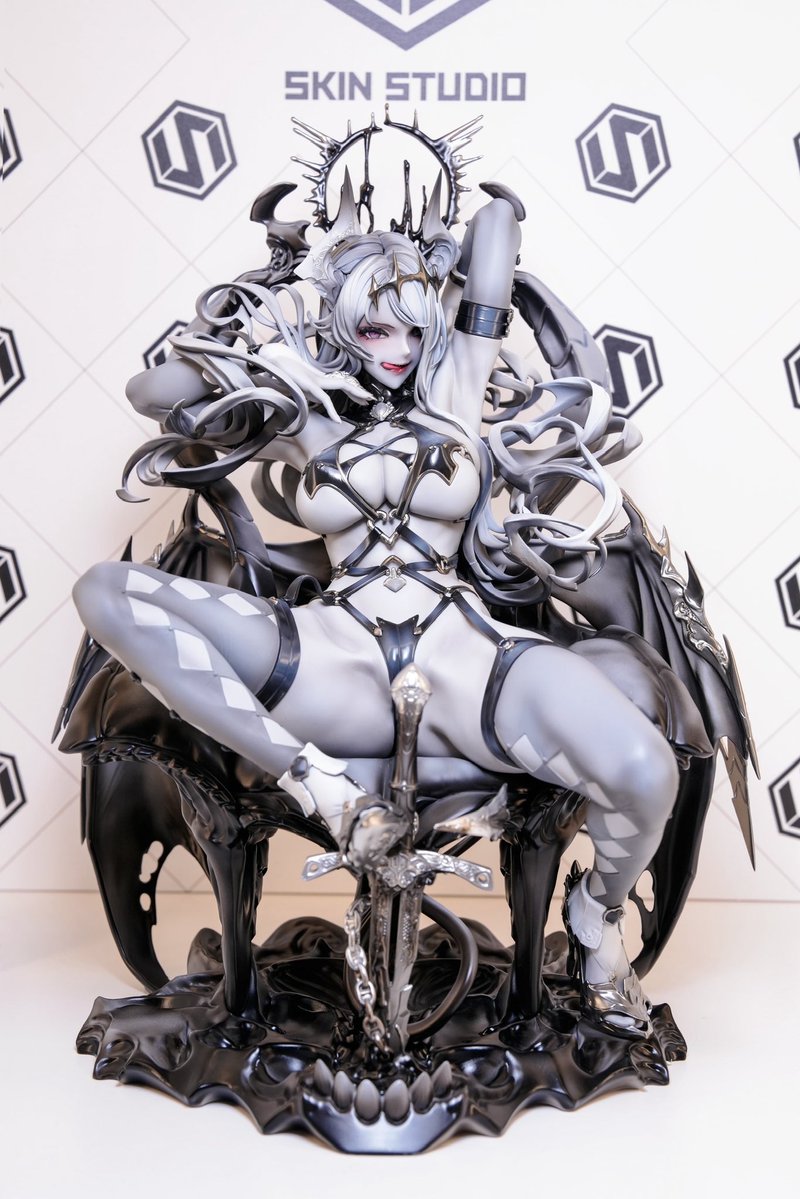 Skin_Studio77's tweet photo. ◆#WF2026S 情報公開◆
Skin Studio x Hobby Sakuraが贈る
3DクリエイターLESLyzerosix氏（@Leslyzerosix）のオリジナル作品より

「欲張りサキュバスさん」

今回ワンフェス2026夏にて
制作途中のグレー原型を公開いたします！
ぜひ見に来てください

場所：あみあみホビーキャンプ「8-02」 https://t.co/netWaRTKyT