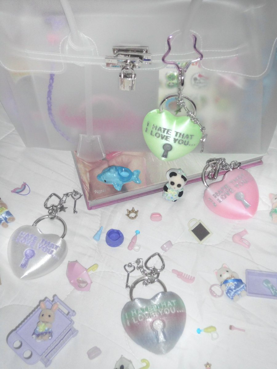 every___things's tweet photo. iron-gate cardholder + love lock mirror 🫧
July 29, 12PM https://t.co/1BsovPLaIr