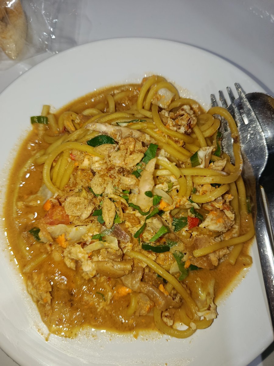 heesofila's tweet photo. @puppyfluffy_94 enak hehe rasanya kaya makan mie godok, ini aku mie godok jawa ini beli hehe rasanya rada mirip cuman bedanya ga pakai sayuran aja sama potongan ayam

iya anjay dh panas bgtttt https://t.co/tTyExdVmvs