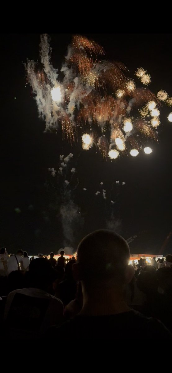 1ielor's tweet photo. 🎆 https://t.co/rU1SRxhqJ0
