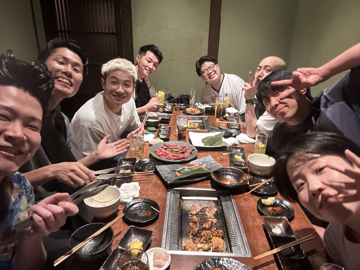 UmadaBajirisk's tweet photo. マンゲキカップ🏆ありがとうございました！
初の夏フェスは感謝と謝罪が残りました‼︎最高ですね🎭
終わりにも最高のご飯と夏夜コンビニ前思い出アイスも頂きました！🍖🍨また集まりましょうよ！ https://t.co/ZJBmc9vZcJ
