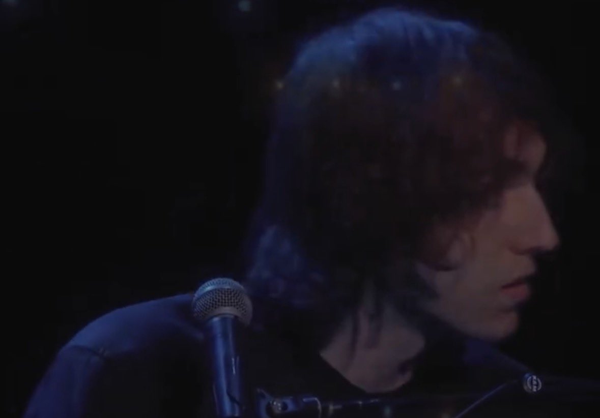 danceaway4ever's tweet photo. cameron winter side profile #Thinking https://t.co/KY5iUYSthQ