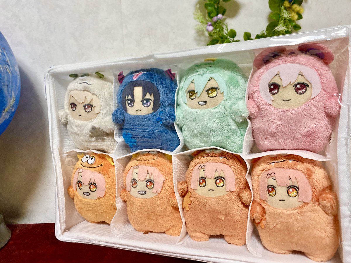orangehairmom's tweet photo. 3COINS様で330円(税込)の収納BOXがモンちゃんにシンデレラフィットだったのよ…🥰🥰🥰🥰

しかも蓋が透明なんで、そのままディスプレイできる…ｶﾜｲｲ…
モンちゃんと共に暮らす全てのマネージャーにどうにか届け…
JANが2212723864205です… https://t.co/Dque9HMJcD