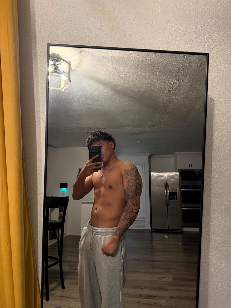 wantedhoes's tweet photo. dad bod or what? #nsfwtwtًً  #dallas #tx https://t.co/ecV211tffK