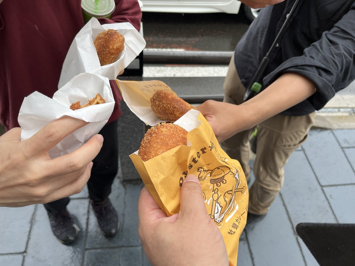 onsen_46's tweet photo. 牡蠣カレーパン！
（食べてない） https://t.co/he7zwIb01E