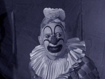 crentsch2's tweet photo. Peter Brocco turns in a dark and ruthless portrayal as Crackers the evil clown in this.  Of the three episodes of this series he was in, I think this is his best performance.
#MeTVSuperman https://t.co/IKcod5K8NG