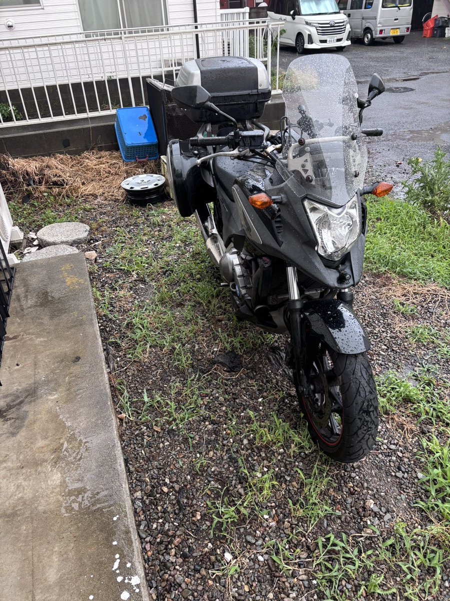 sokkiab's tweet photo. すごい風雨でした。。パニヤのおかげでハンドル周りも痛めずにすみました https://t.co/wtlMkGloMe