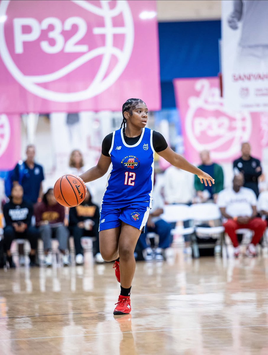 HooperNiya27's tweet photo. Game tomorrow!!! 10:30 AM @ court 1
Wintrust Sports Complex- Bedford Park, IL #roadtochampionship #newbalance #LP32 https://t.co/SgGPVG5DGO