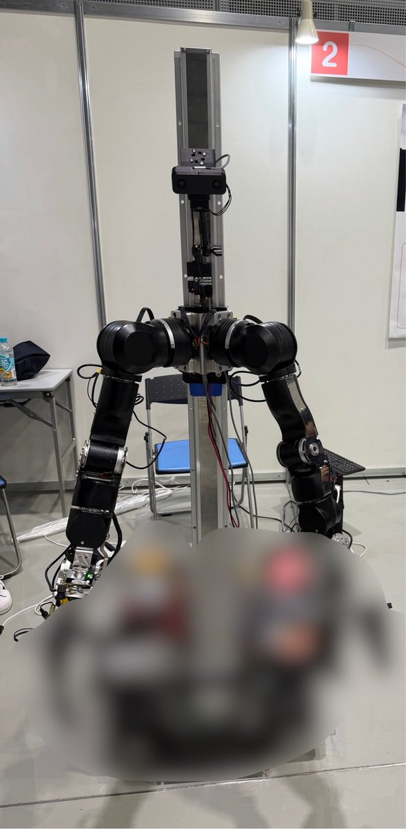 OsoneHiroyuki's tweet photo. 優勝したので宣伝
日本製セミヒューマノイド開発中！
#REKtokyo https://t.co/e5AVBQHiL8