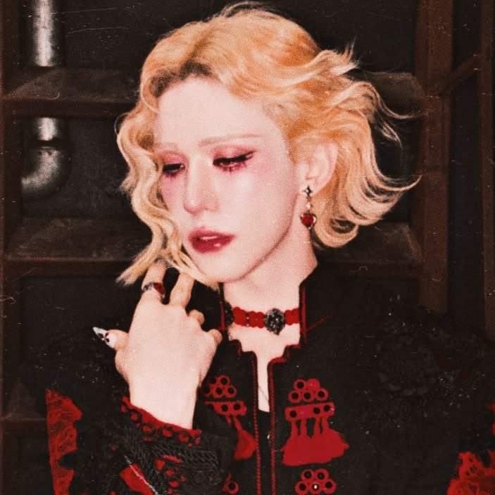 darknesshours_'s tweet photo. ⠀⠀𝓃𝐨𝐦𝐞: Laynira
⠀⠀𝒾𝐝𝐚𝐝𝐞: +500
⠀⠀𝓅𝐫𝐨𝐧𝐨𝐦𝐞: sem preferência
⠀⠀𝓁𝐞𝐥𝐠𝐚𝐝𝐨: Drácula 

                from: @fairytalehrpg https://t.co/aZcA3VRFTL