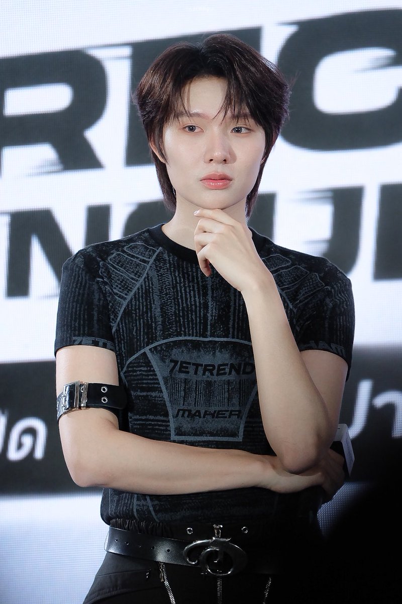 zeang_z's tweet photo. — 25072026 ⟡

เลนส์กล้องกับคนหลังกล้องอยู่ไม่ไหวแล้วบิ๋

 KNP CORRECT TO CONQUER

@nampingnapat #nampingster
#kengnamping #เก่งน้ำปิง
#BEAUTILABxKENGNAMPING https://t.co/WZCFDcjATa