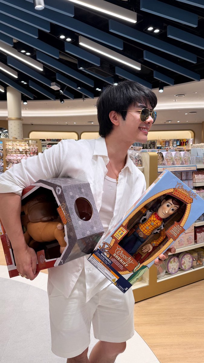 milephakphum's tweet photo. ,,, Hey Buddy, Hey Woody! ,,, https://t.co/KJ3b9NKIp7