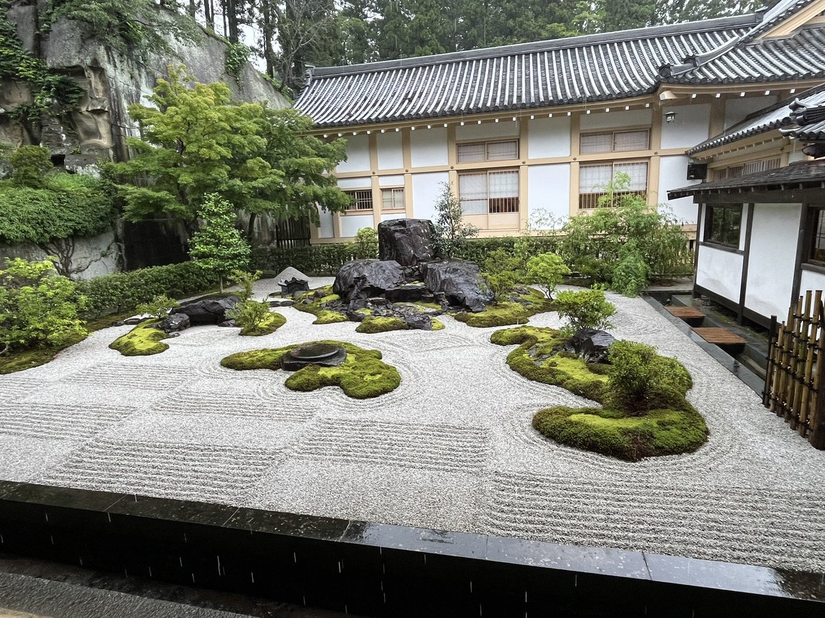 onsen_46's tweet photo. 瑞巌寺も参拝してきたー
御朱印もいただきました。
#さくさんぽ
#さくちゃんは今日もかわいい https://t.co/Q2Hq0wupKs