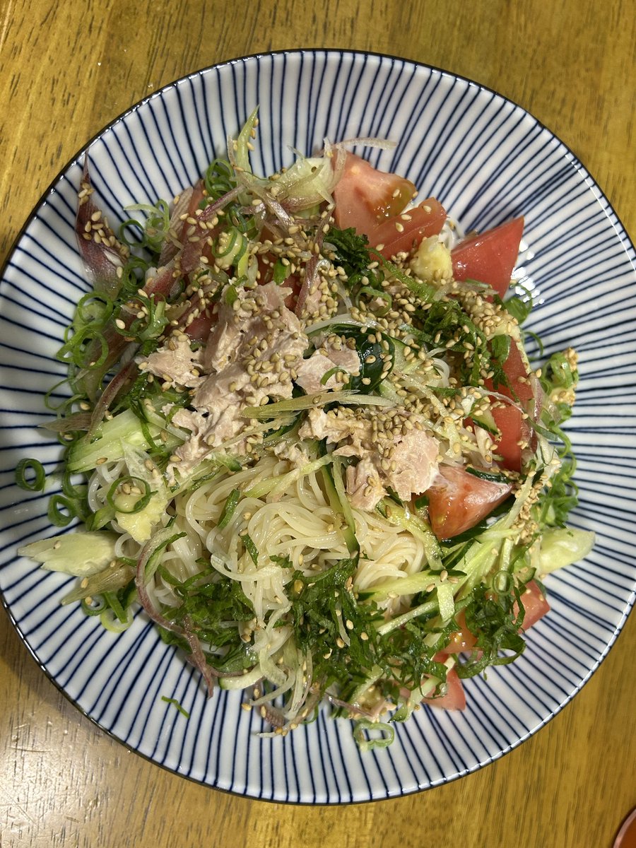 jst_luv's tweet photo. きのう何食べた？の「ツナとトマトのぶっかけそうめん」作りました。
春馬くんの好きなミョウガの入ったそうめん
春馬くんも作って食べたかな

春馬くんを思ったポストが沢山流れてきて
春馬くん　みんな春馬くんを今でもこれからもずっと思い続けてますよー🐎✨

https://t.co/HxsLYKyAWZ https://t.co/NWBNFi8ich