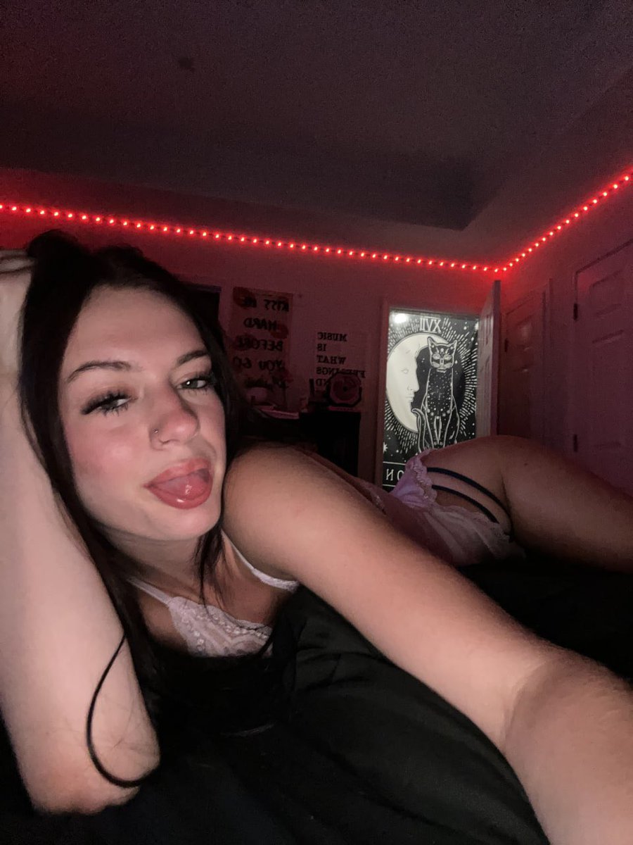 brianaedgee's tweet photo. when u give him attitude and he replies with “ima handle you later” and he does https://t.co/NjFPGr5qS3