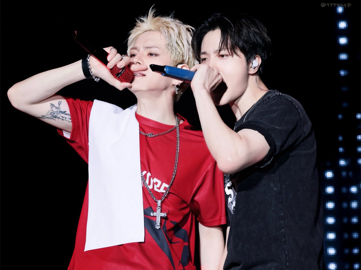 anotheryplace's tweet photo. dadaku kalau dipukul bunyinya aku cinta YOSHIHWAN. dadaku kalau dibelah isinya YOSHIHWAN. darahku kalau mengalir alirannya langsung membentuk tulisan YOSHIHWAN. kalau tato dikulit tulisan YOSHIHWAN saja aku mampu, apalagi tato bertuliskan YOSHIHWAN ditulang. aku cinta YOSHIHWAN. https://t.co/nNeydiFctI
