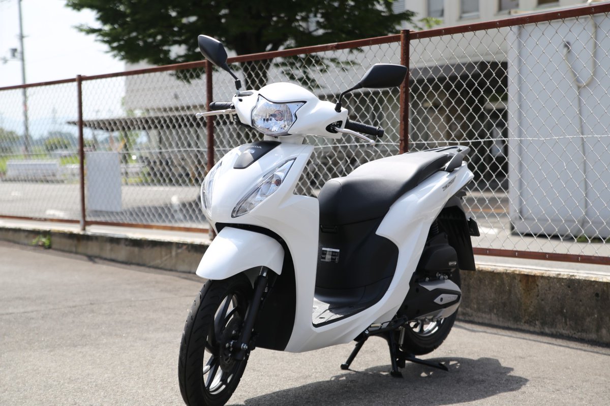 ogajima's tweet photo. Dio110 Liteご納車です🏍️
このたびは当店を選んでいただき、ありがとうございました😊
新しい時代の原付として登場した「新基準原付」です。
今後、納車までお時間をいただく場合もありますので、気になっている方はお早めにご検討ください👍
#Dio110Lite
#新基準原付 https://t.co/OE78mq0kp5