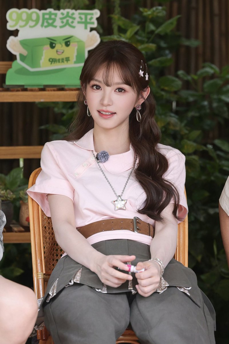 xojoyaw_'s tweet photo. สวยจังเลย ดูหน้าน้องเถียนดิฮือออออ มุมข้างนี่ยิ่งสวย ตา จมูก ปาก รับกันหมด💗🌟🥹 https://t.co/ktMSnJcgxx