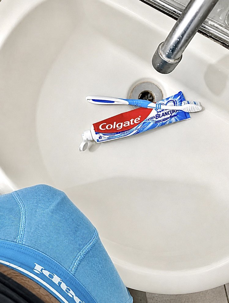 dantecurioso's tweet photo. No olviden cepillarse los dientes. 🩵🤭 https://t.co/ZsS4vf8Hnw