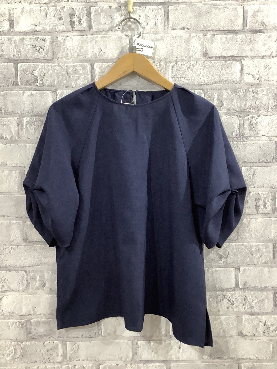 fieldstyle01's tweet photo. 上板橋店新着商品です。

OPAQUE.CLIP ¥1000  サイズ38/M

今年モデル。
ボリューム袖がフェミニンなブラウス。
接触冷感、吸収速乾素材でこれからの時期にも重宝します◎

本日は他にもカルバンクライン、グリーンレーベルリラクシングなどの商品が入荷しております。
ぜひお立ち寄りくださいませ。 https://t.co/PkmNObxNwJ