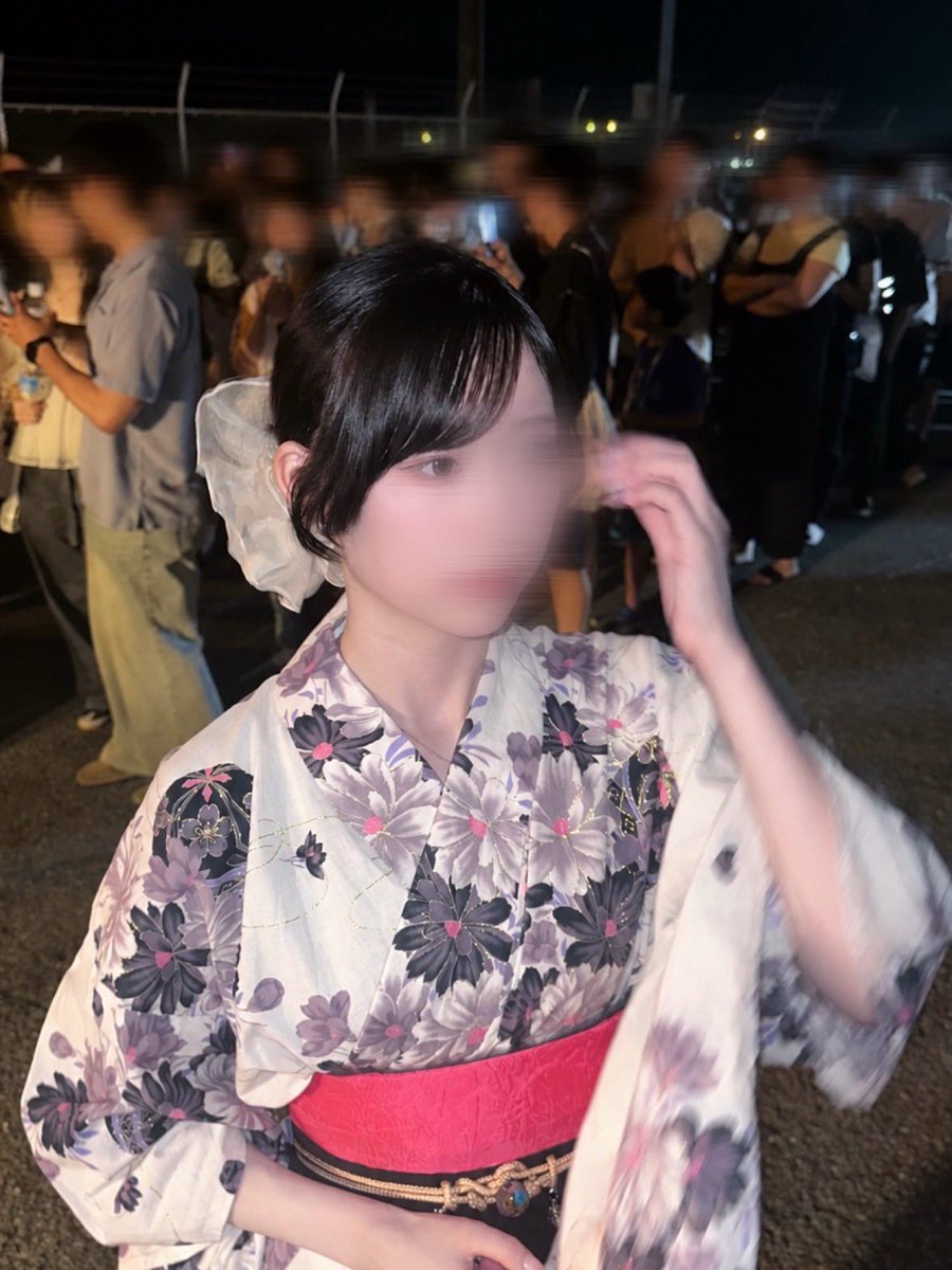 _usk814's tweet photo. 浴衣イベ行かないから祭りで人生初めての浴衣着て行った https://t.co/n0JmLVtot0