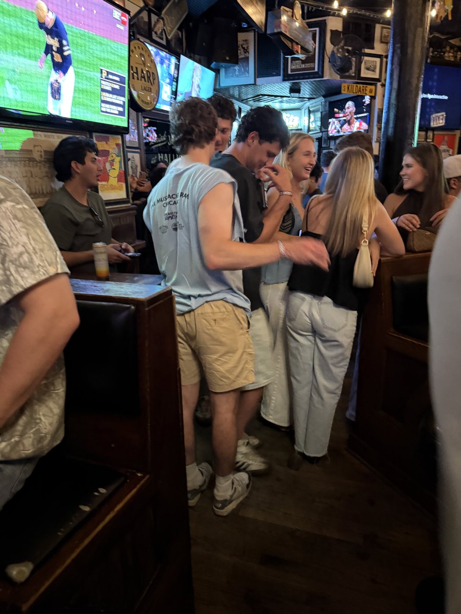 sonkballs's tweet photo. Ya bro I went to the mustache crawl

Ya I hit arms today too https://t.co/7I0w3jABRI