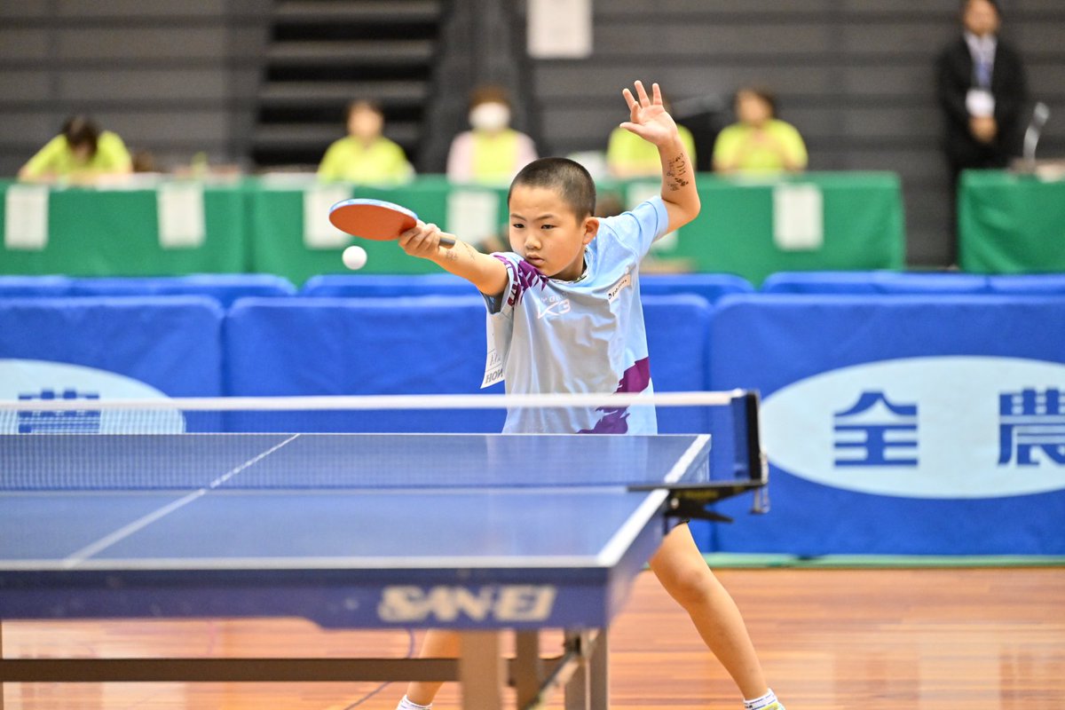 takurepo's tweet photo. #全日本ホカバ
▼カブ男子決勝
井上奏太（野幌クラブ・北海道）
-11,8,9,-12,8
倉林護（ＴＴＳ ＯＨＡＮＡ・埼玉）　

アグレッシブな倉林に対してバランスのよい攻守で対応した井上が落ち着いた試合運びでゲームオールで勝利。優勝おめでとうございます！

#卓球 #卓球レポート #卓レポ https://t.co/qP9LB8aLIP