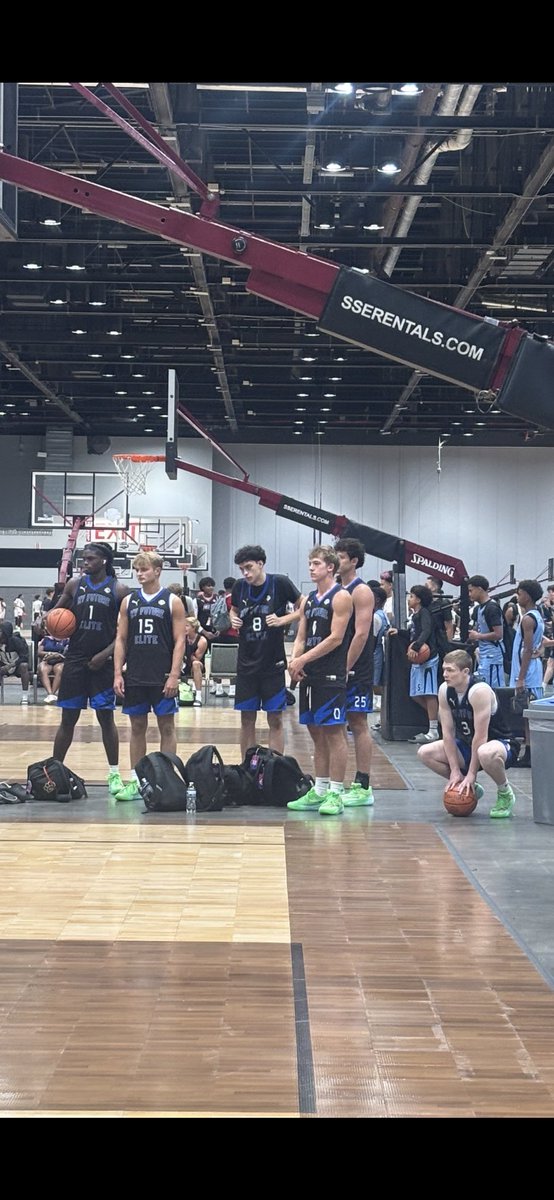 KYFutureElite27's tweet photo. Huge thank you to an amazing group of players &amp; parents. We appreciate your support &amp; dedication these past 4 months. Good luck in your high school seasons. Play Hard, Play Smart, Play Together….the KY Future Elite Way. 
@kentucky_future 
@PRO16League 
@NxtProHoops https://t.co/27uicB3okH