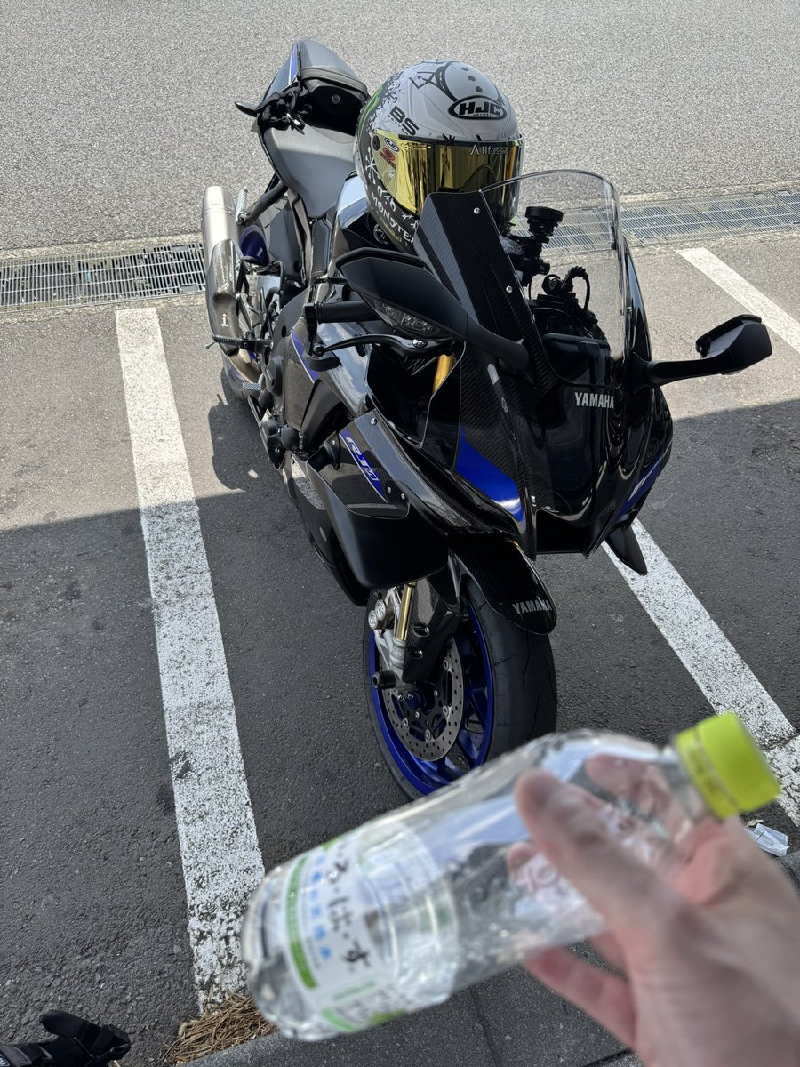 FreedomFox9's tweet photo. 30℃超えるときついな。慣らしが終わらん。 https://t.co/uCKJsPrOqD