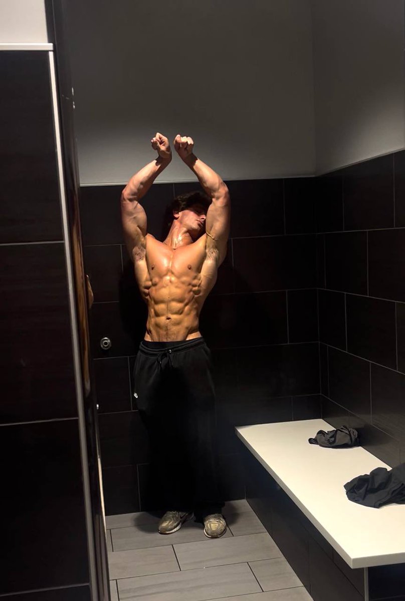 nohfitness1's tweet photo. I look amazing https://t.co/LWC4QrDy8U