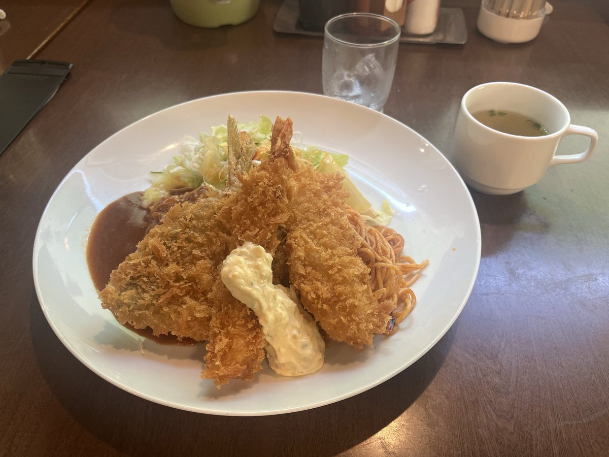 misoraha0901's tweet photo. トルコライス〜
アジフライがめっちゃ美味かった‼︎ https://t.co/pnflqRuJhJ