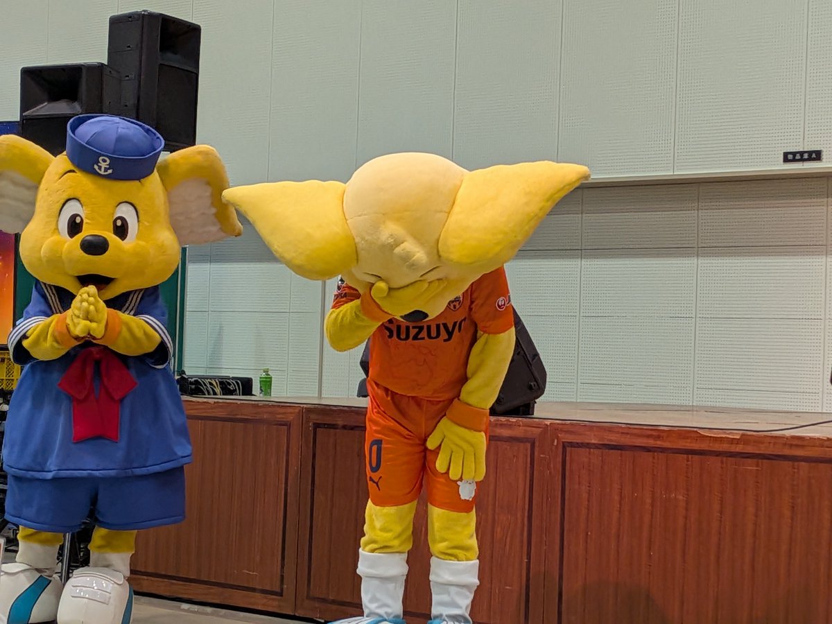 pulchans_love's tweet photo. 皆さん、パルちゃんにパモ、パーモット等のポケモングッズを持たせて写真を撮らないでください！
※大人の事情です。

#パルちゃん

拡散希望 https://t.co/jIpKSak19r