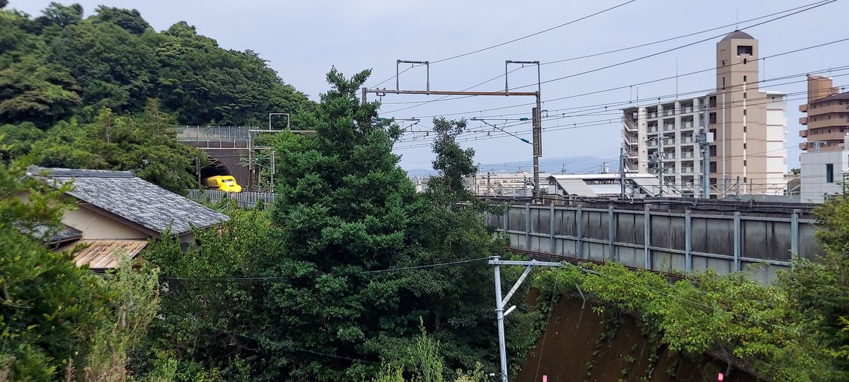 TAHOGG1's tweet photo. 12:51頃静岡駅以西通過のドクターイエロー激写

#ドクターイエロー #T5 https://t.co/5Drz7O0L3p