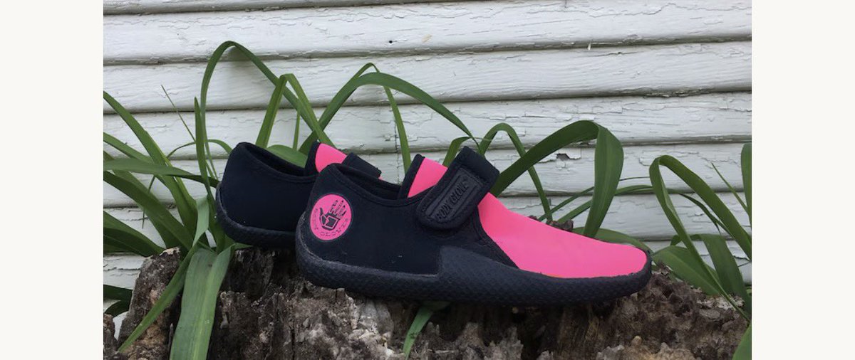 1HeidVandenberg's tweet photo. @clif_high ❤️ water shoes no longer look like this hahahah https://t.co/38IpNu7D6f