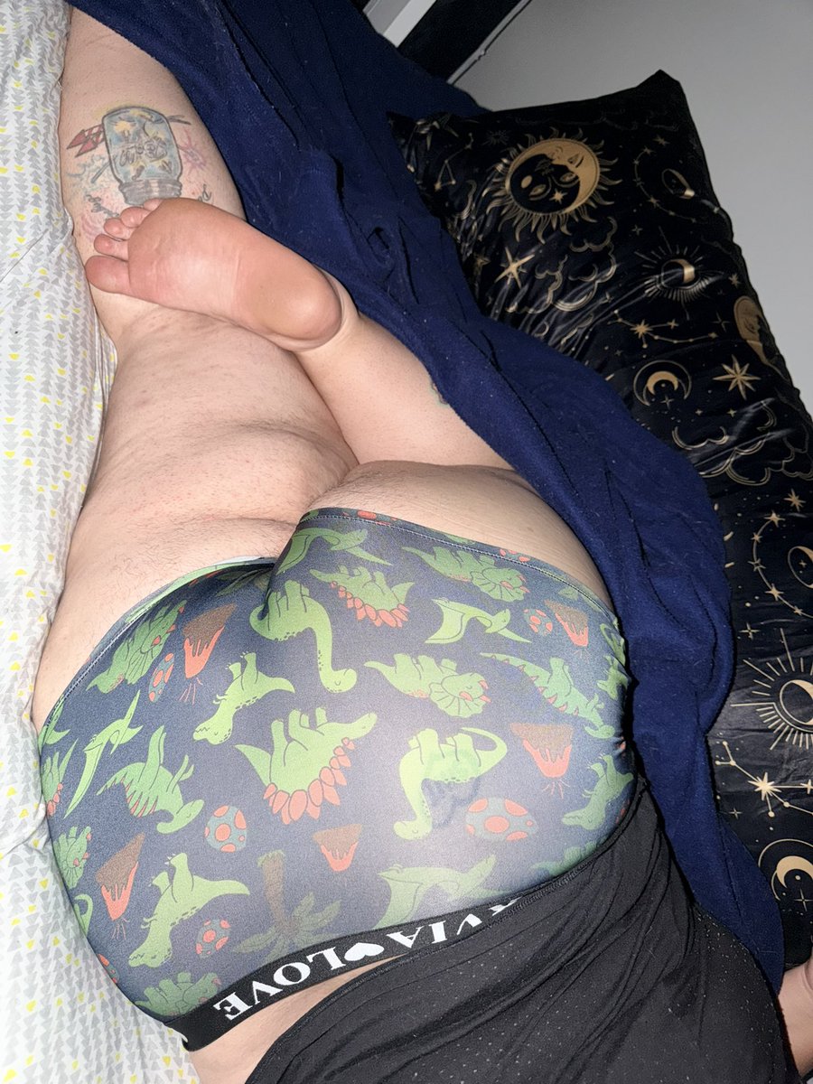 Caffeinated1996's tweet photo. Come cuddle and be the big spoon to my little spoon https://t.co/hiKFM6gyc7