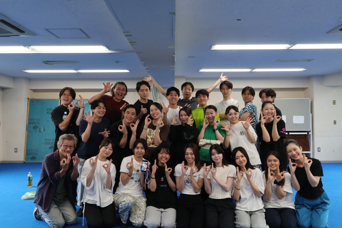 bungakuza's tweet photo. 文学座附属演劇研究所66期本科。
前期のカリキュラムが終了。
約１ヵ月の夏休みに入ります。 https://t.co/ugWlZkwnp8