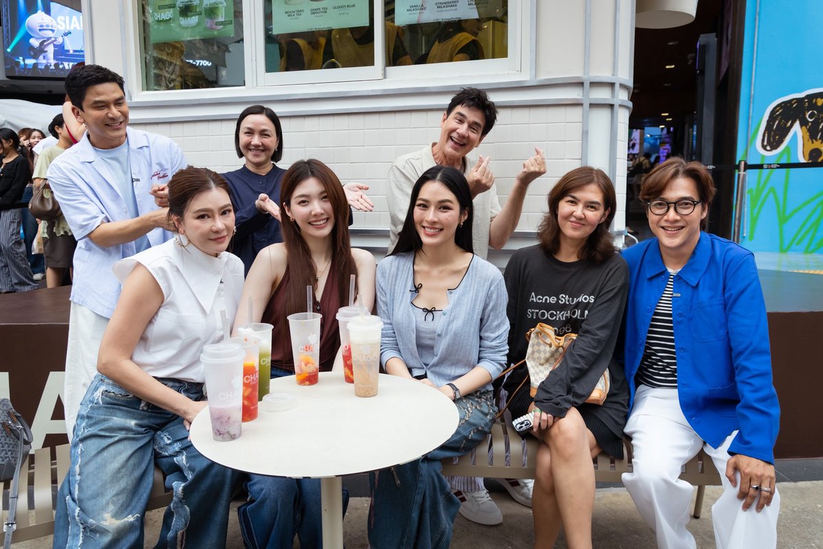 Ch3Thailand_33's tweet photo. "ตีท้ายครัว" อาทิตย์นี้ ชวนแฟนๆ ไป คลุกวงใน #หลิงออม แบบเอ็กซ์คลูซีฟ พาบุก 2 ธุรกิจที่ทั้งคู่ตั้งใจที่สุด เริ่มจากร้าน Kwong Kee Roast ของ "หลิงหลิง" และร้าน CHAGO ของ "ออม" พร้อมอัปเดตชีวิต การทำงาน และมิตรภาพที่เติบโตเคียงข้างกันมา
.
#ตีท้ายครัว วันอาทิตย์ที่ 26 กรกฎาคมนี้ เวลา 14.15 น.
#ดูทีวีกด33ดูออนไลน์ที่3Plus