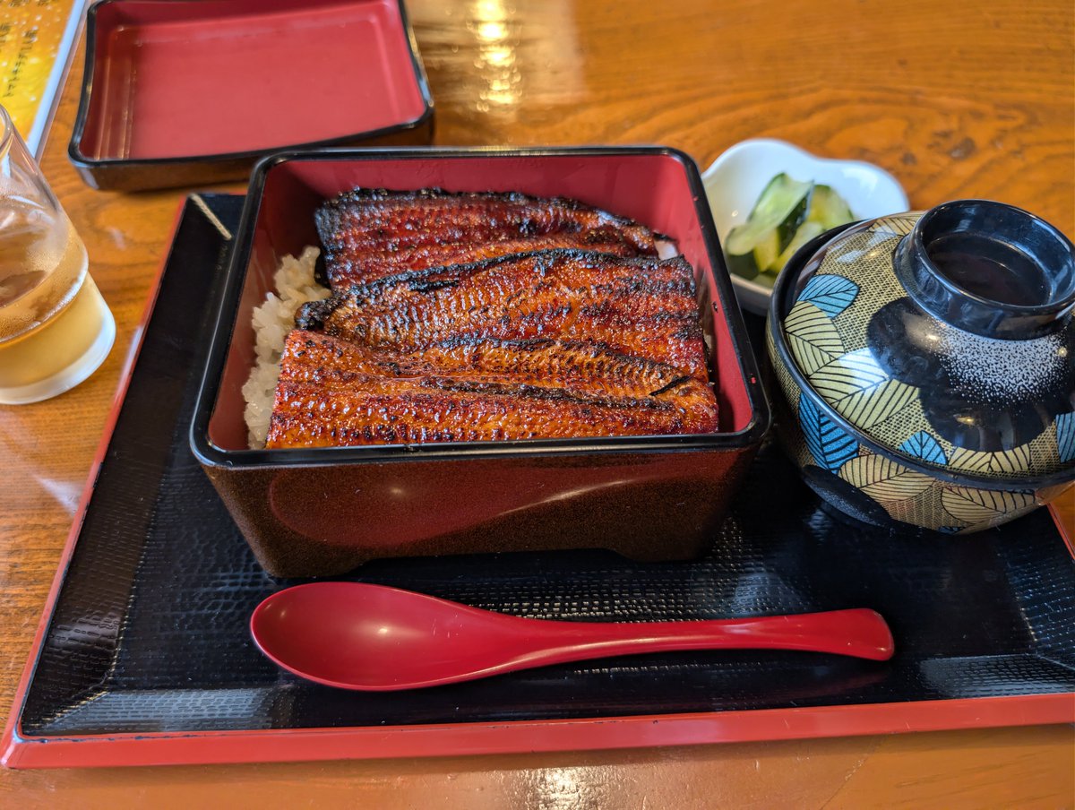 Azarashi_7749's tweet photo. 土用の丑の日に鰻��べに来たぞ！
久々に食べたら美味しすぎる https://t.co/ujBxJp5Xld