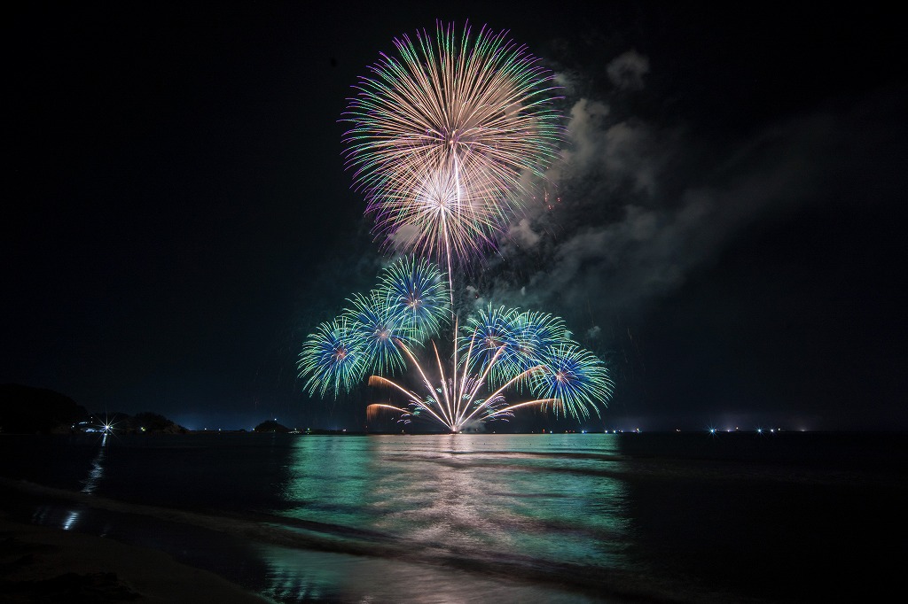 akio_defu's tweet photo. そしてフィナーレへ突入！

2026-07-25 浦富海岸元気フェスティバル（いわみ花火祭り） https://t.co/8ZGdNP5zDo