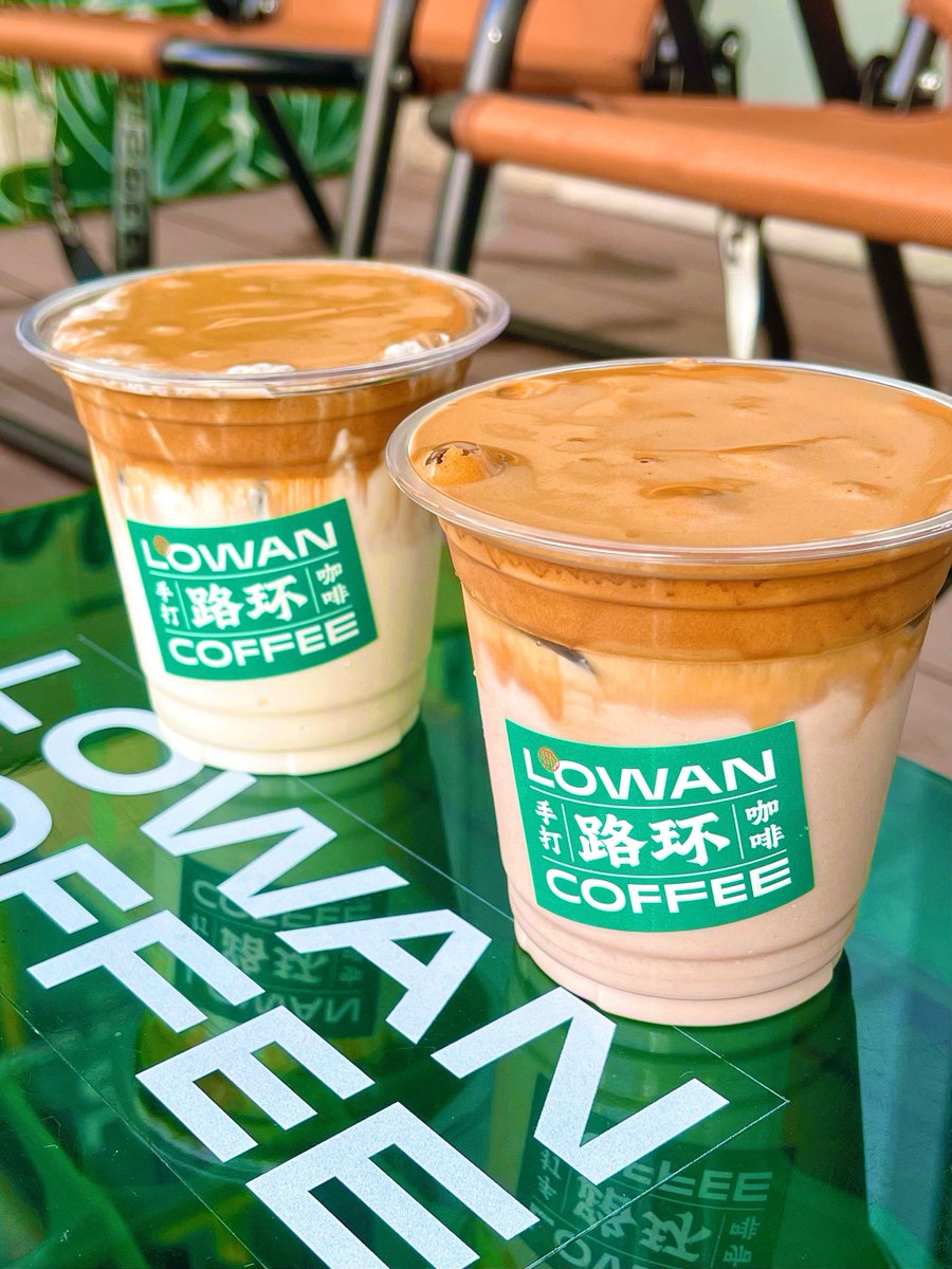 DMatviuchyk's tweet photo. Just tried a zero-waste café pop-up in the city! Compostable cups + homemade oat latte that actually tastes amazing. Small changes = big vibes https://t.co/02EHo08YXO