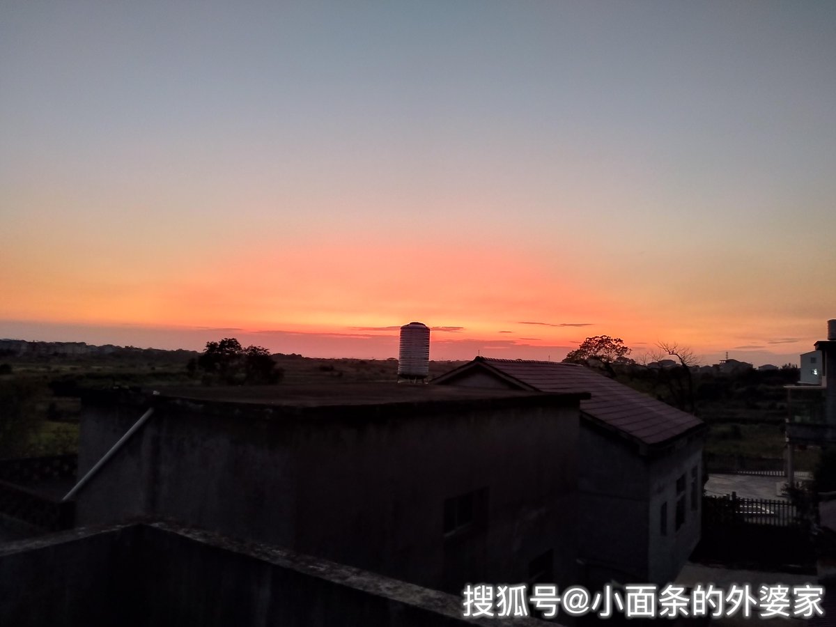 HangAlegarpufk's tweet photo. 相隔千里也能同频：刚煮好的热奶茶分一半给你，你那边的晚风也替我吹过啦 https://t.co/7Ut8XErhg7