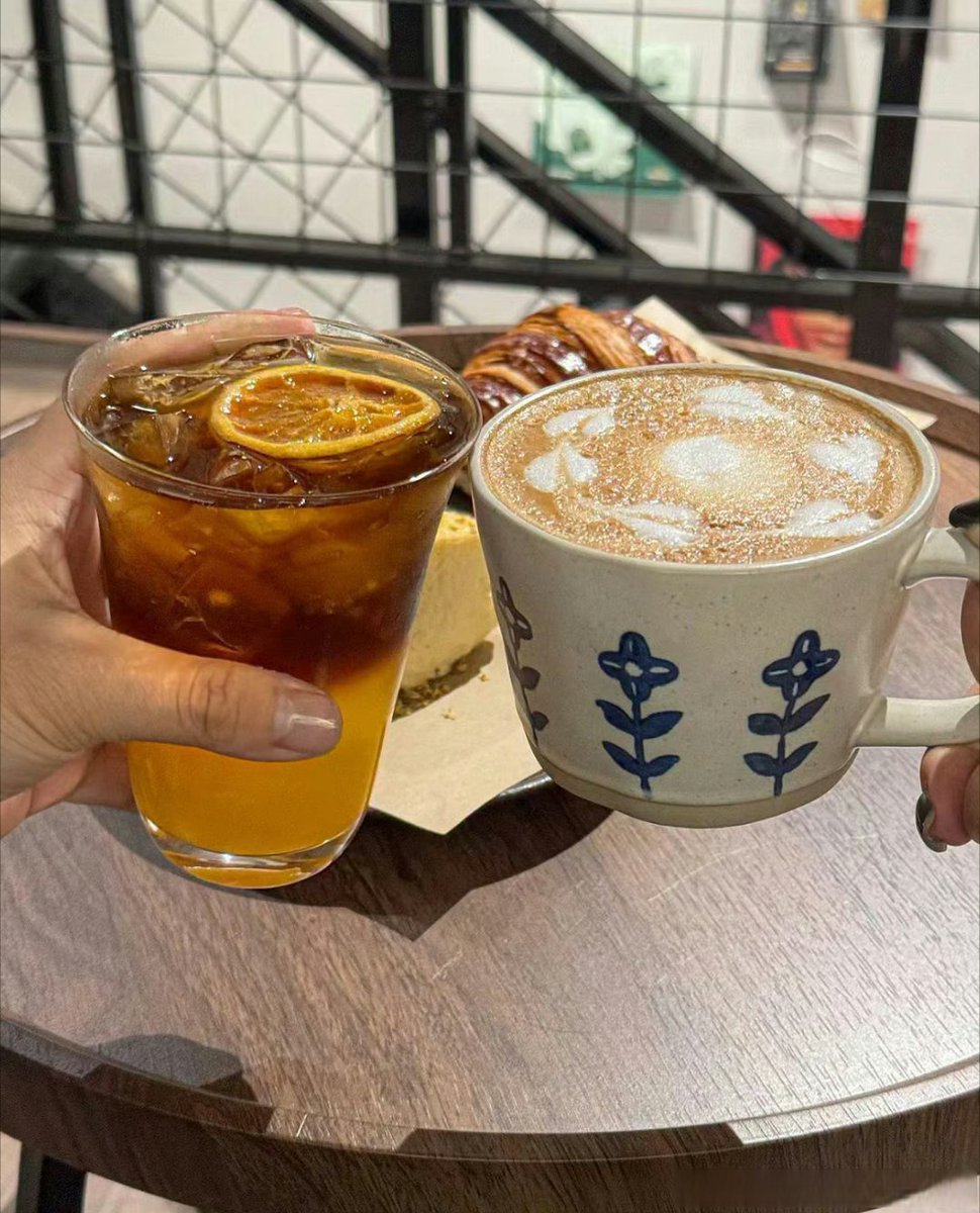forte_gil's tweet photo. Got coffee for my new neighbor! Turns out they love my favorite indie band too – small world, big connection https://t.co/9lDLEovlPk